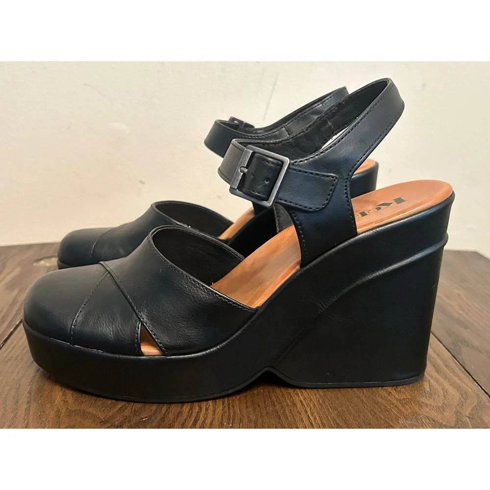 Korks Women's Black Wedge Sandals Platform Closed Toe Ankle Strap Size 10M